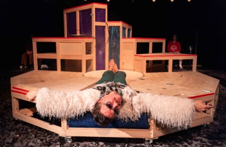 Bild zum Theaterstück Das Gewicht der Ameisen
