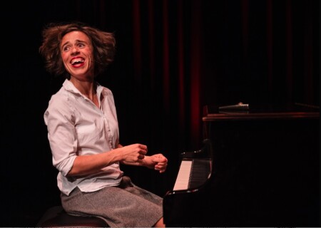 Bild zum Theaterstück Judith Bach – Streuselkuchen